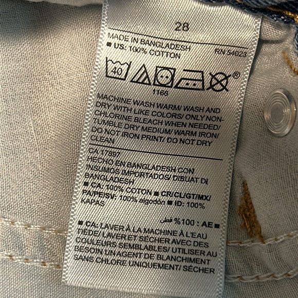 Old Navy high rise slouchy straight jean shorts size 28 - Picture 3 of 4